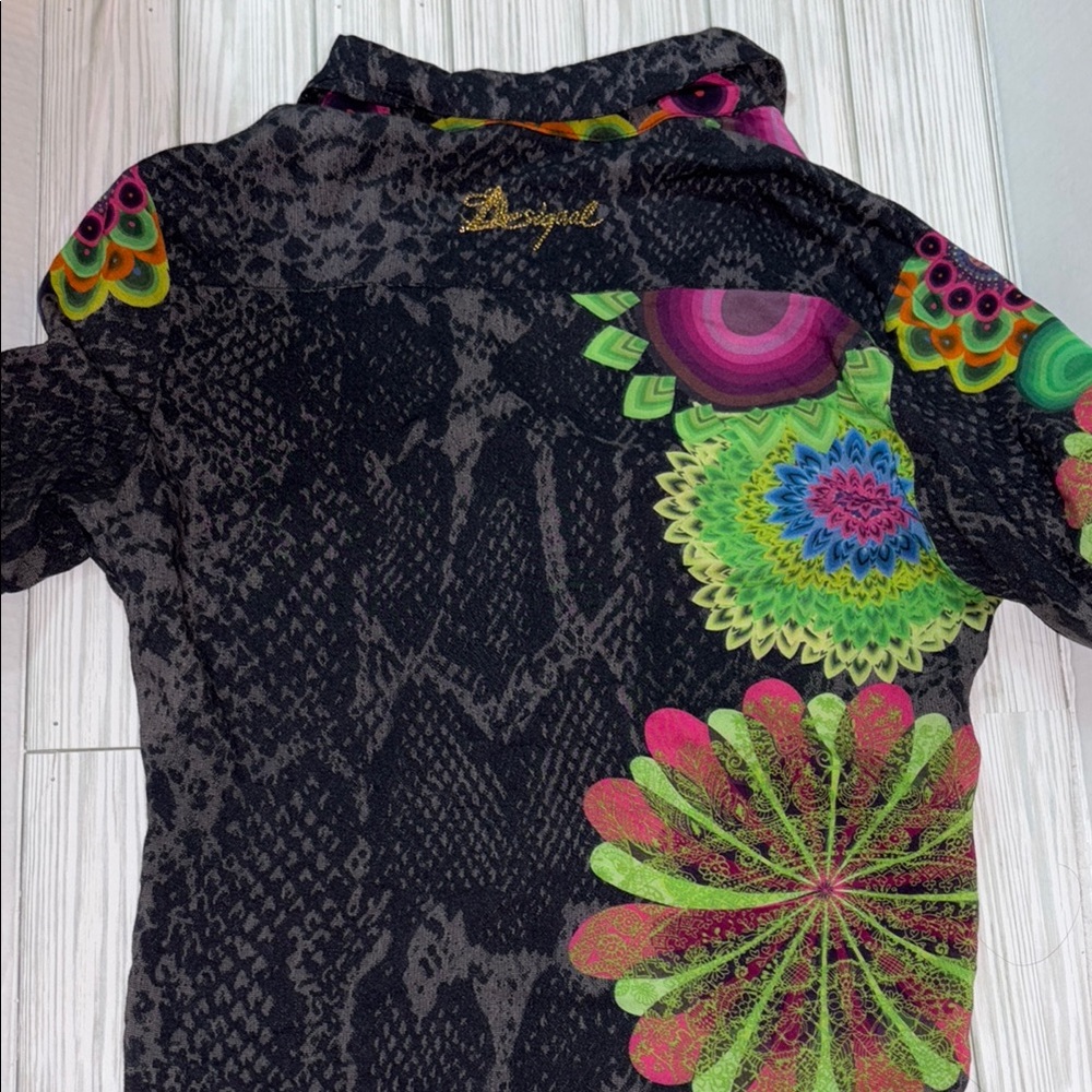 Desigual Women's Floral Button Down, EUC - Picture 5 of 13